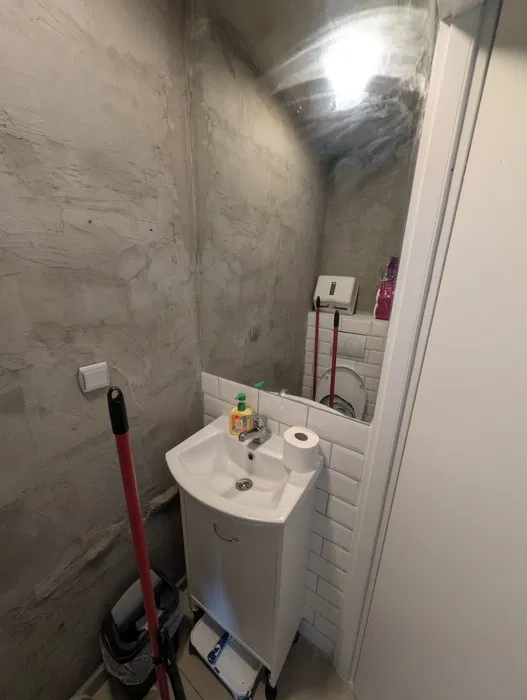 Zaplecze sanitarne i pomieszczenie porządkowe