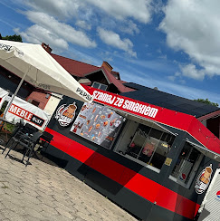 Ogródek letni przy punkcie Kebab w Żukowie